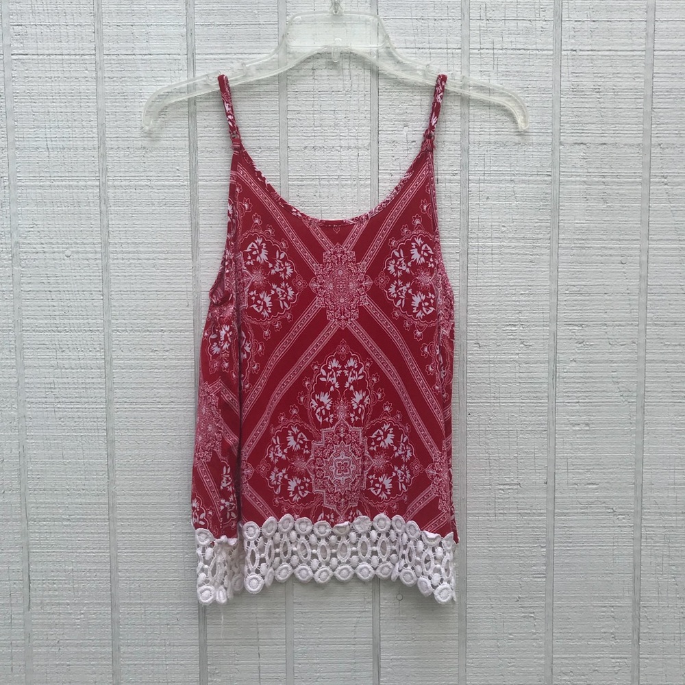 Red tank - Picture 2 of 4